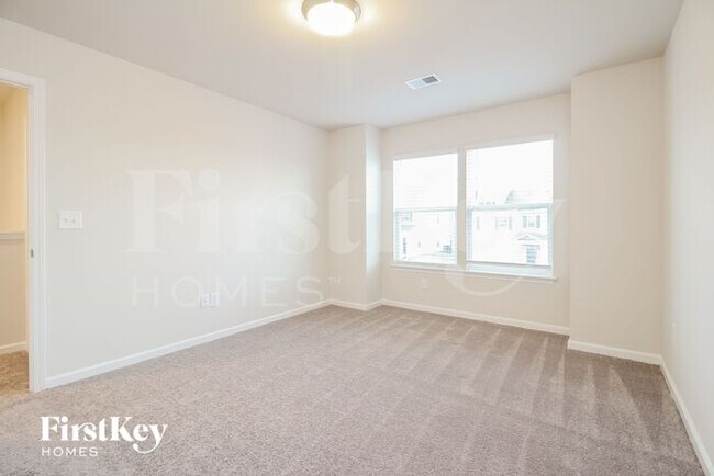 Building Photo - 1101 Mission Hill Ln
