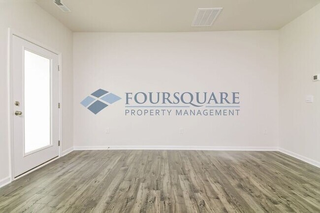 Building Photo - Townhome | Back Patio | Single Car Garage|...