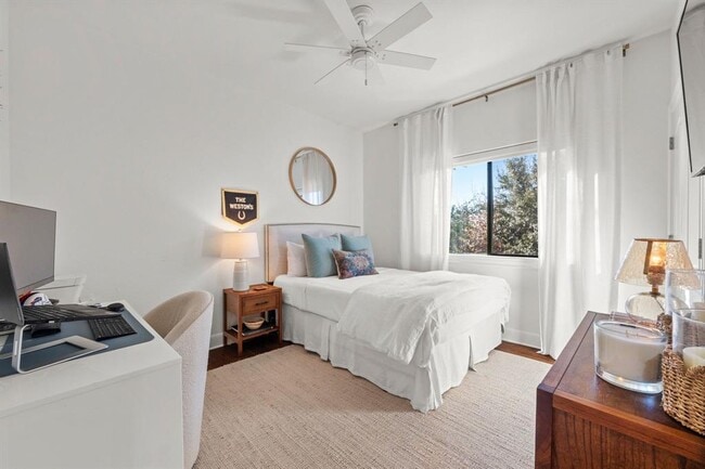 Building Photo - 1030 Daviot Dr