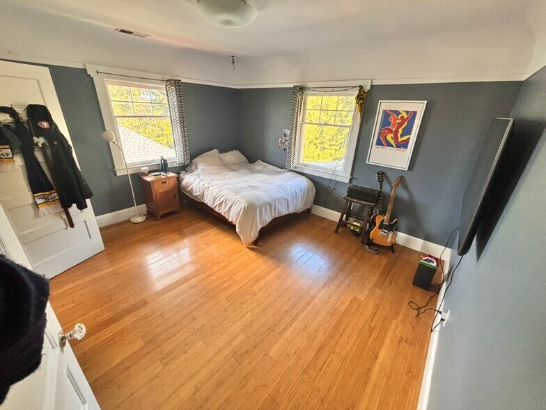 Building Photo - 238 Mather St