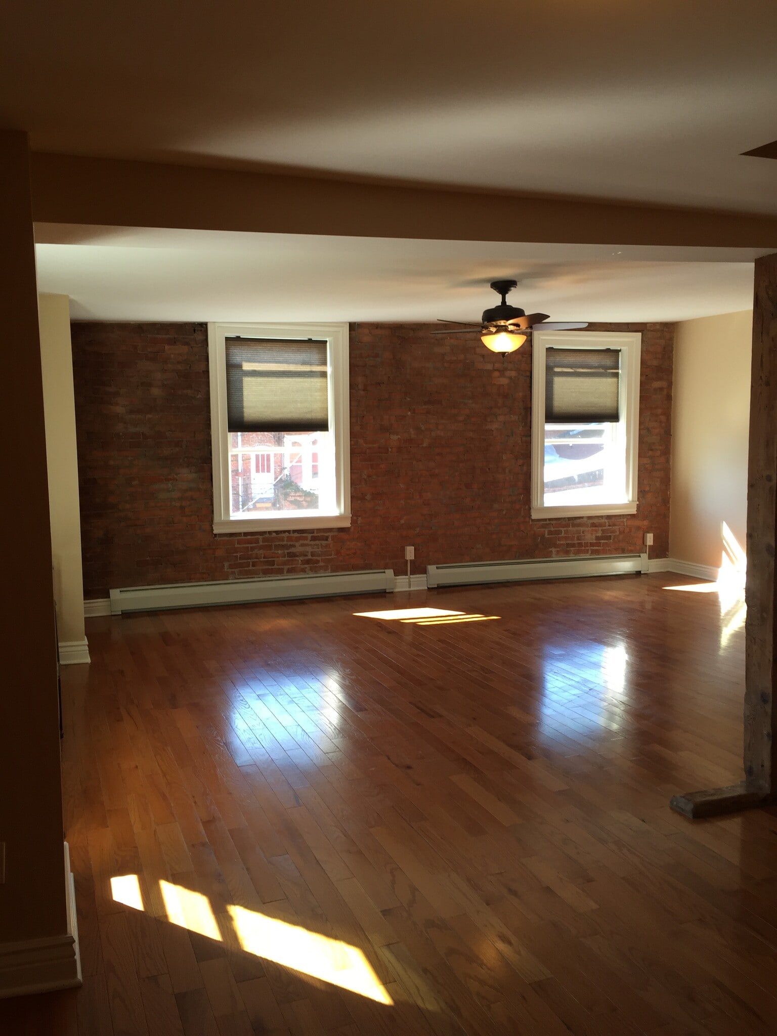 Building Photo - 23 S Main St Apt 5