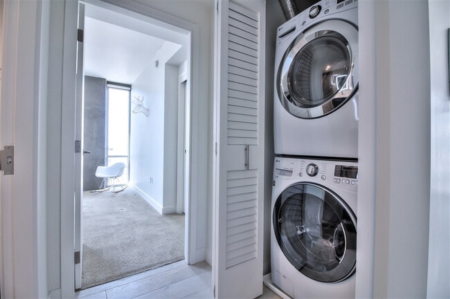 Building Photo - East Village 13th floor condo with panoramic views