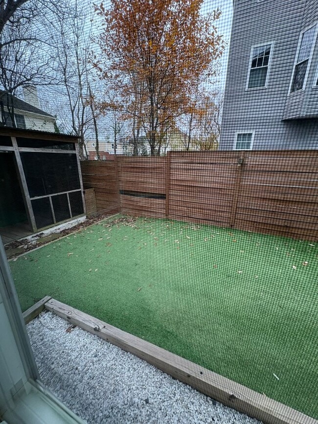 Building Photo - Beautiful Home Conveniently Located in Alexandria w/ Lower Level Suite