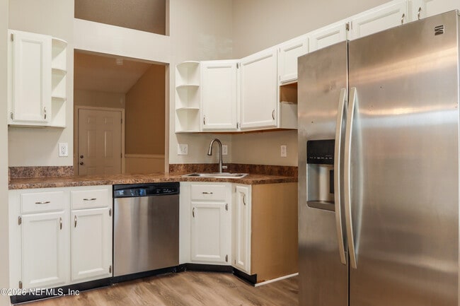 Building Photo - 7710 Pepper Cir W