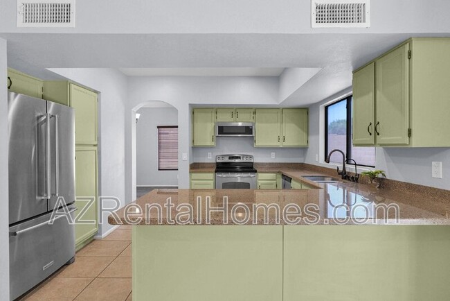 Building Photo - 39 E La Vieve Ln