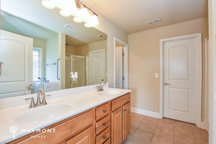 Building Photo - 24618 Rolling Vista Dr