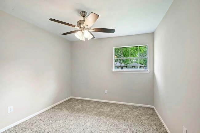 Building Photo - 5815 Effingham Dr