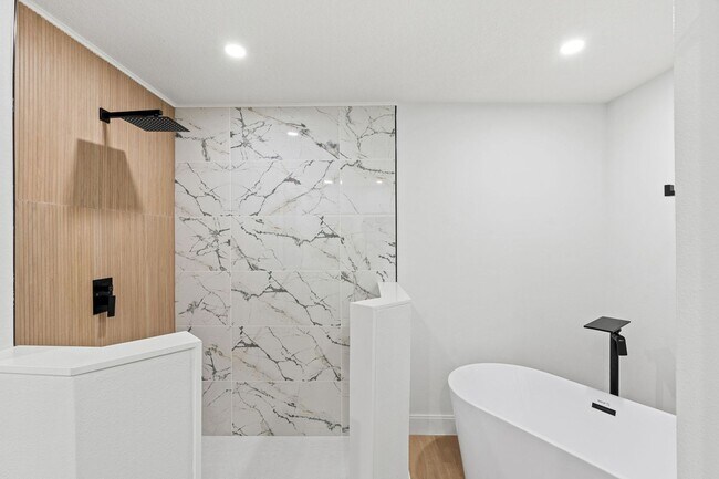 Building Photo - 1623 Espejo St SE