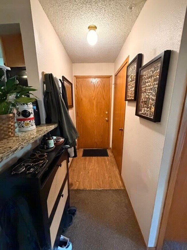 Building Photo - 2890 Shadow Creek Dr