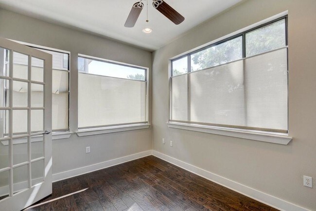 Building Photo - 304 W Alpine Rd