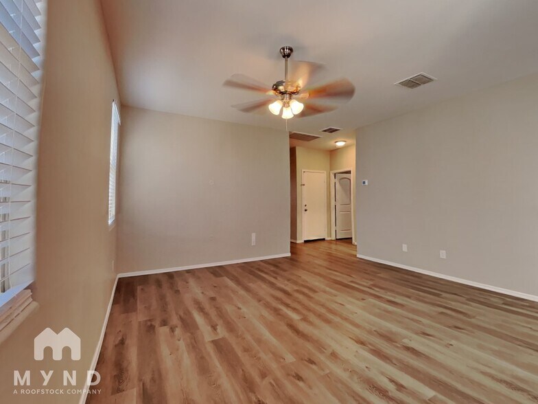 Building Photo - 6330 S 252nd Ln