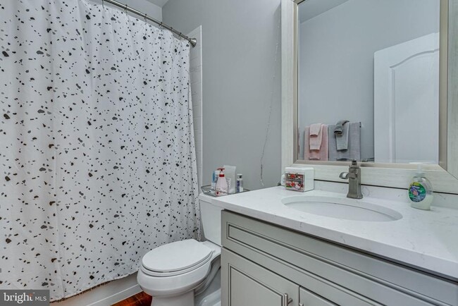 Building Photo - 742 Collington Ct