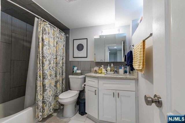 Building Photo - 126 Riverside Ave