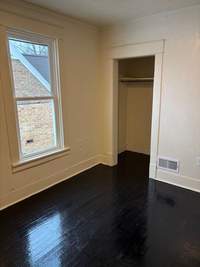 Building Photo - 1468 Hoyt St