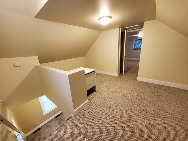 Building Photo - Spacious Updated 2-Bedroom Home with Remodeled Kitchen, Abundant Cabinet Space, Huge Primary Bedr...