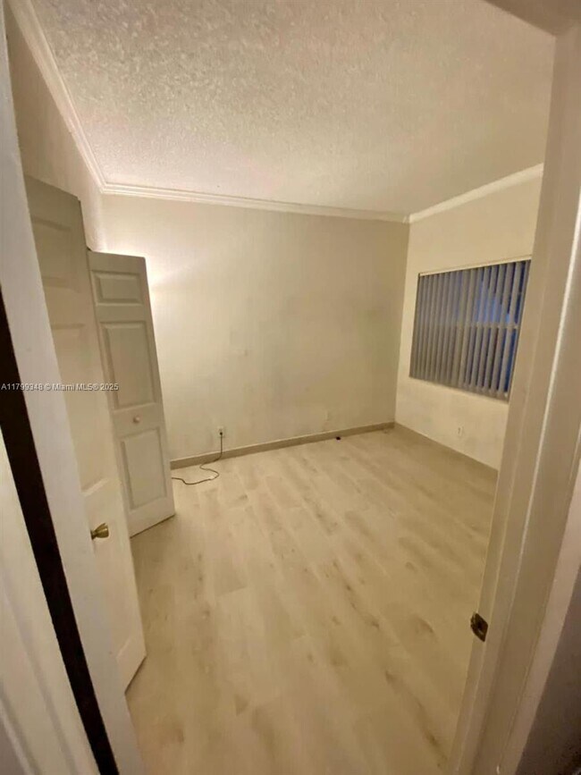 Building Photo - 640 Cypress Club Way