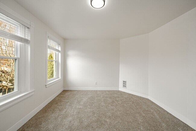 Building Photo - Renovated 4BR Rental in the Heart of West Chester Borough