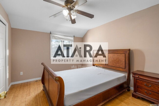 Building Photo - 1577 E Tomahawk Dr