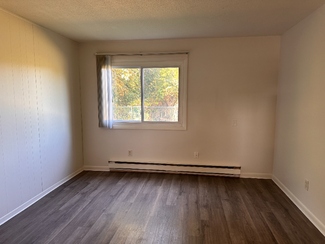 Building Photo - 10 Belchertown Rd