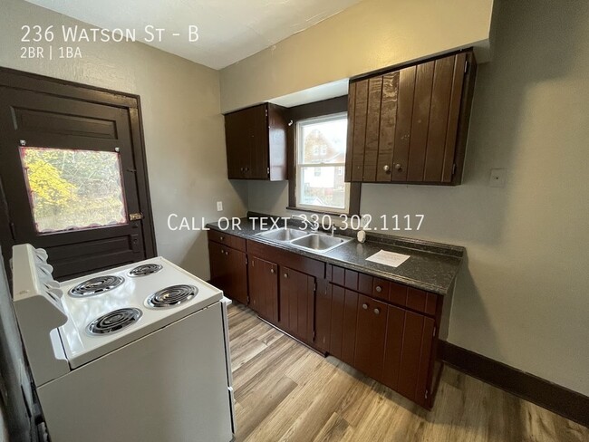 Building Photo - Two bedroom one bathroom second story apar...