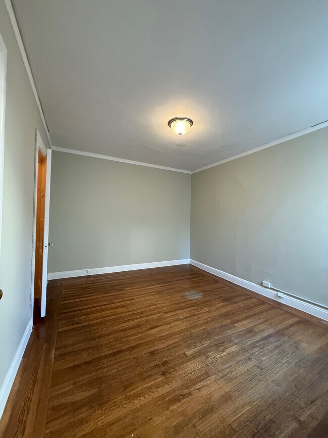 Building Photo - 694 Bush St