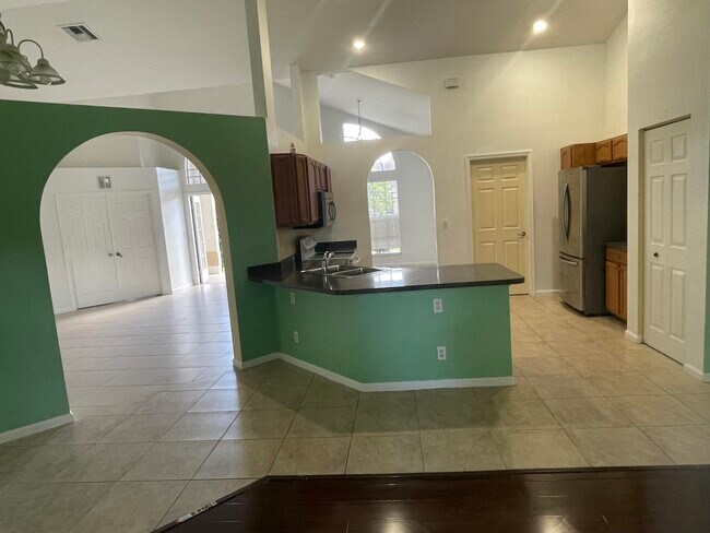 Building Photo - 3074 SW Savona Blvd