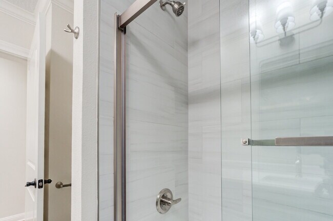 Building Photo - Tech Terrace Pre-Lease for 2026 or available now!