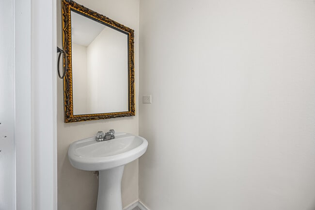 Building Photo - 4102 Rosefield Ct