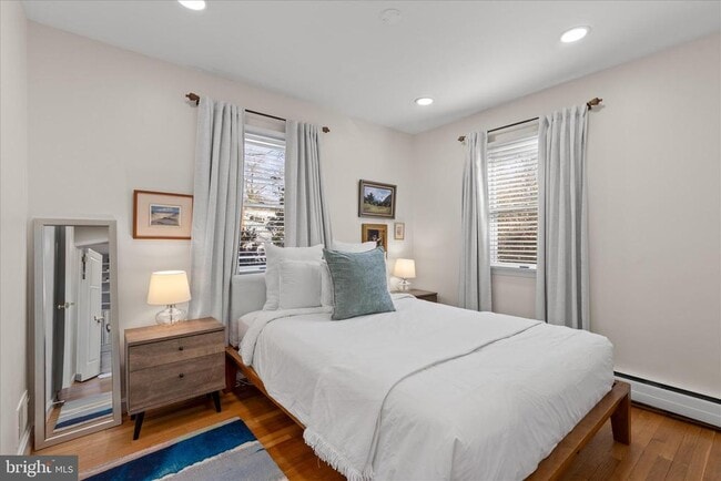 Building Photo - 10808 Hobson St