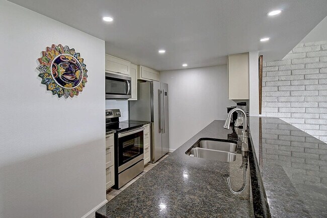 Building Photo - 1421 Eleventh Street-SI FL1-ID1023193P