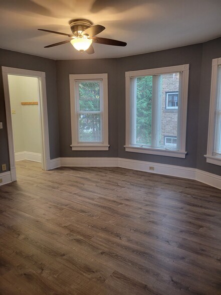 Building Photo - 213 S Webster St