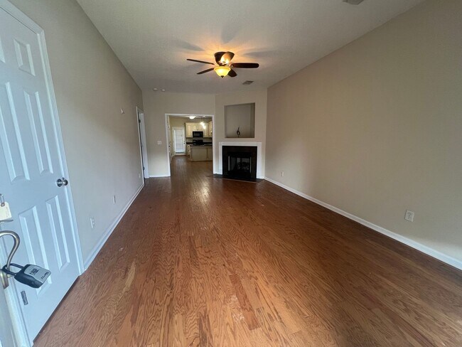 Building Photo - 3 bedroom 2 bathroom duplex in Covington V...