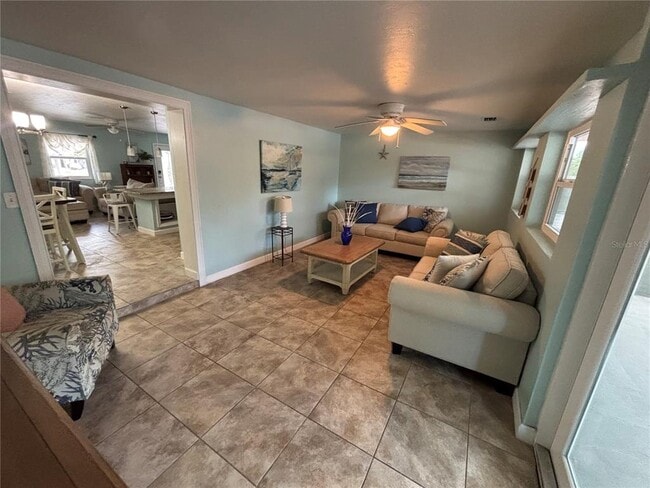 Building Photo - 1008 Estremadura Dr