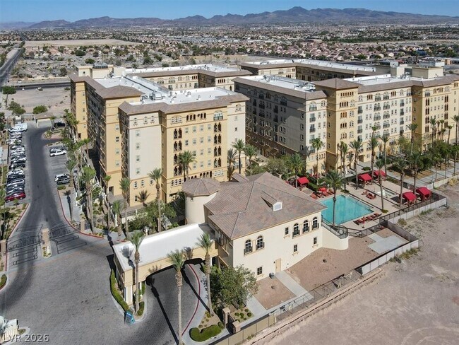 Building Photo - 2405 W Serene Ave