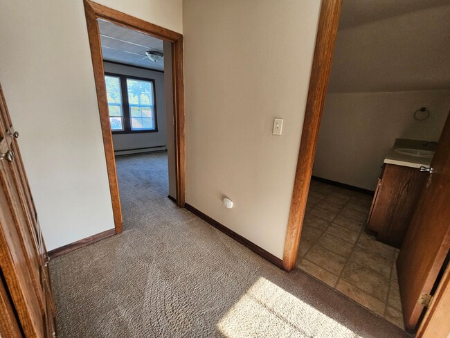 Building Photo - 545 SE Hankel St
