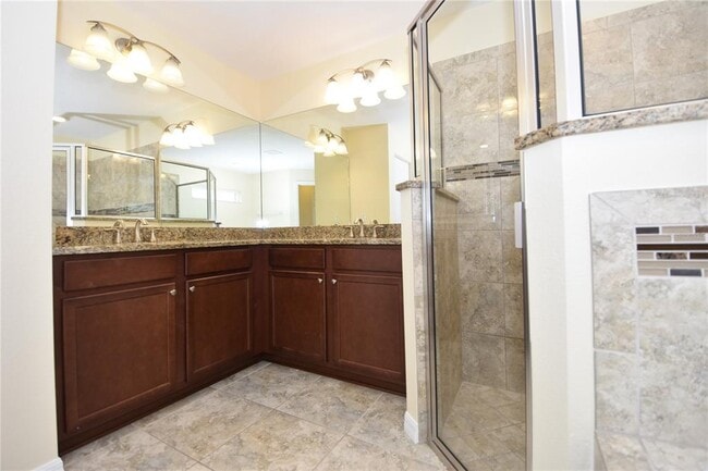 Building Photo - 56 Pin Oak Dr