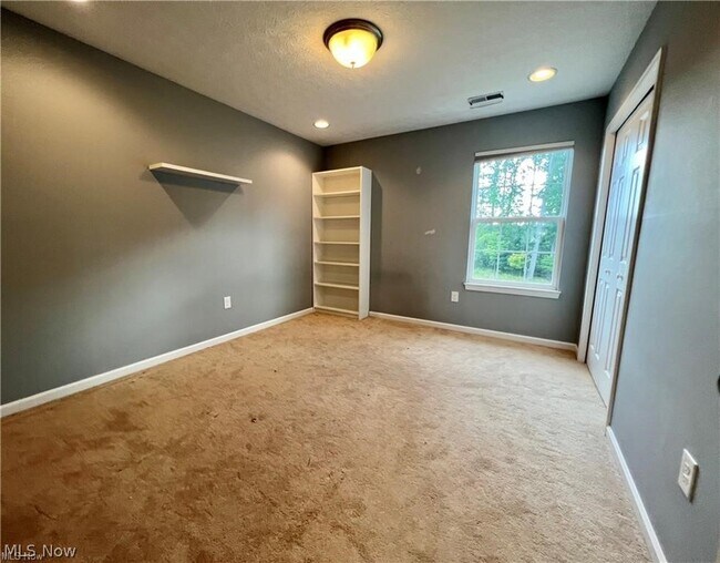 Building Photo - 10454 Dogwood Dr