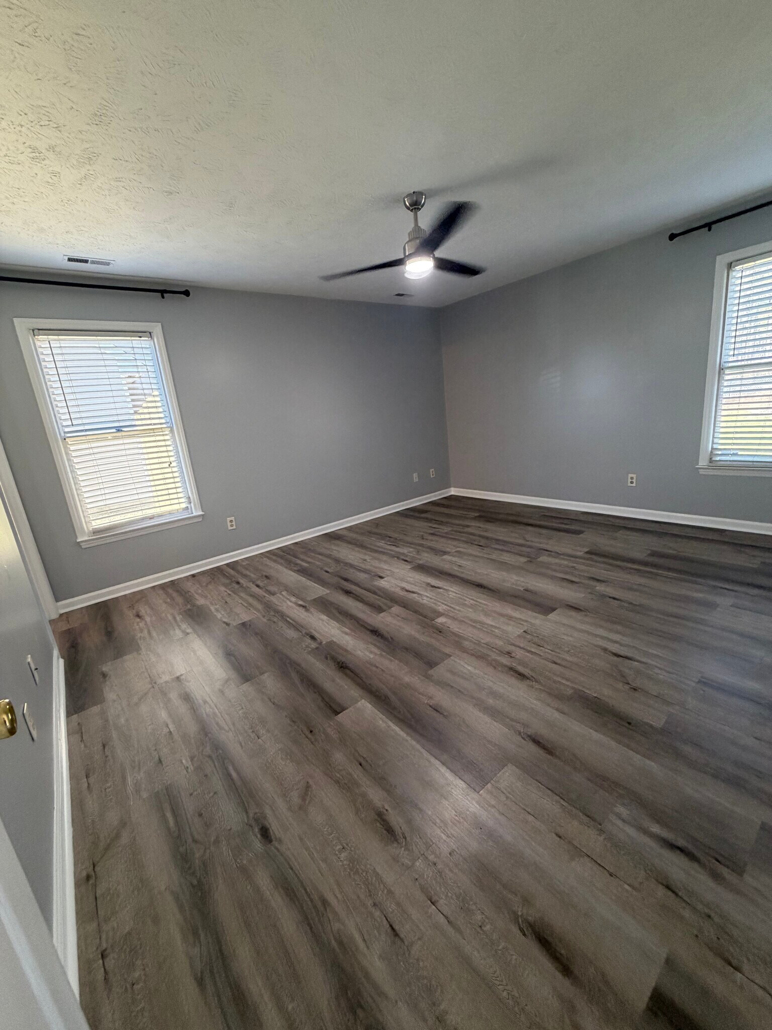 Building Photo - 6550 Brookshire St