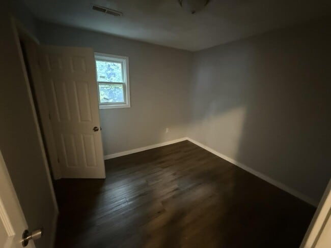 Building Photo - 1021 Mount St