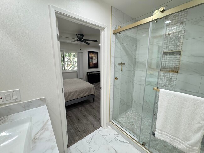 Building Photo - 48728 Desert Flower Dr