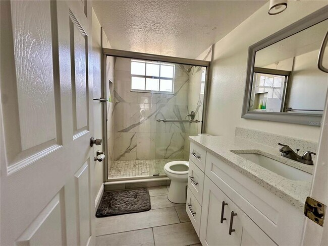Building Photo - 5012 Laguna Bay Cir
