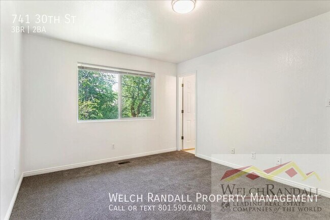 Building Photo - 741 30th St