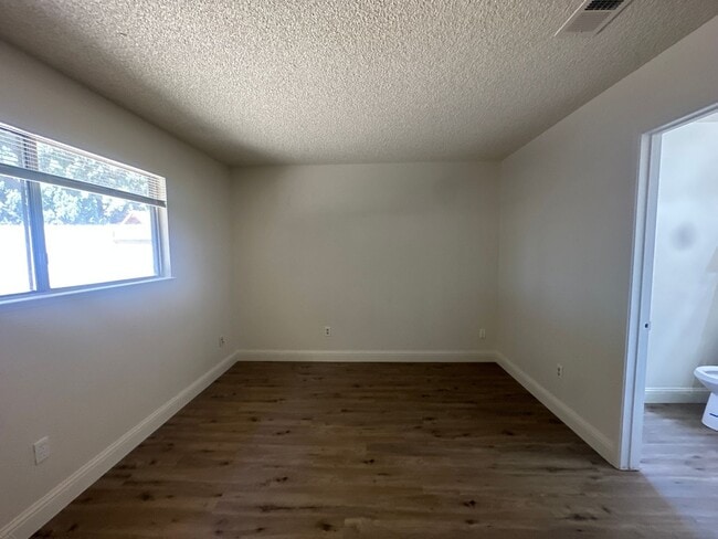 Building Photo - 1701 Ortega Dr