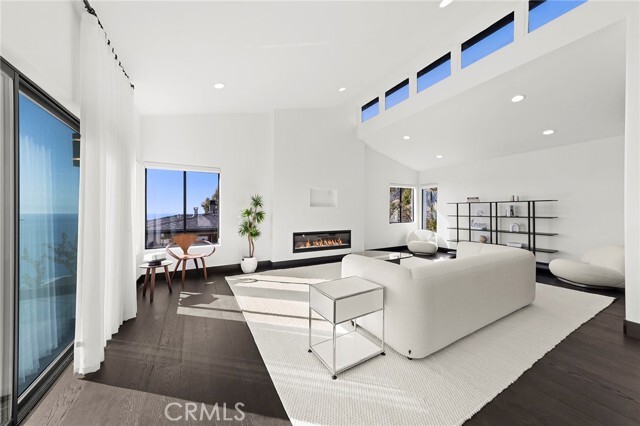 Building Photo - 685 Nyes Pl