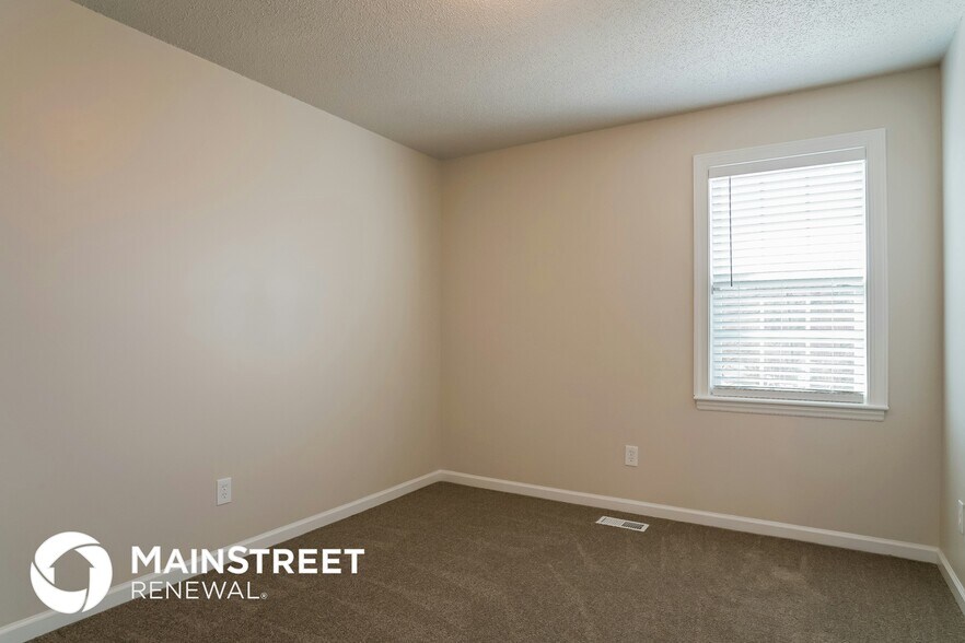 Building Photo - 203 Amber Ln