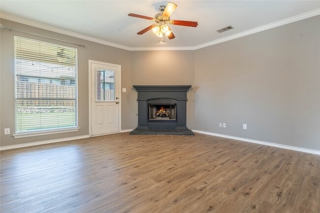 Building Photo - 2401 Spruce Springs Way