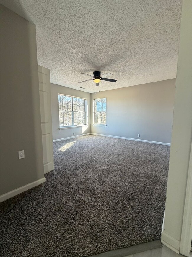 Building Photo - 4 bed | 2.5 bath | 2,630 sq ft