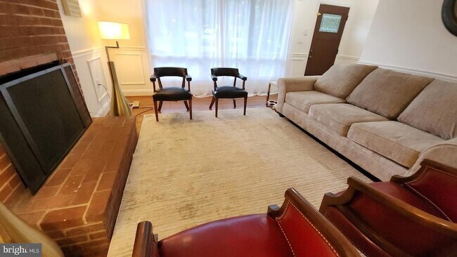 Building Photo - 12411 Thompson Rd