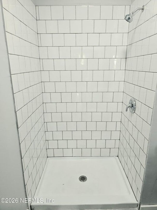 Building Photo - Fully Renovated 3BR/2.5BA Home – Move-in Ready!