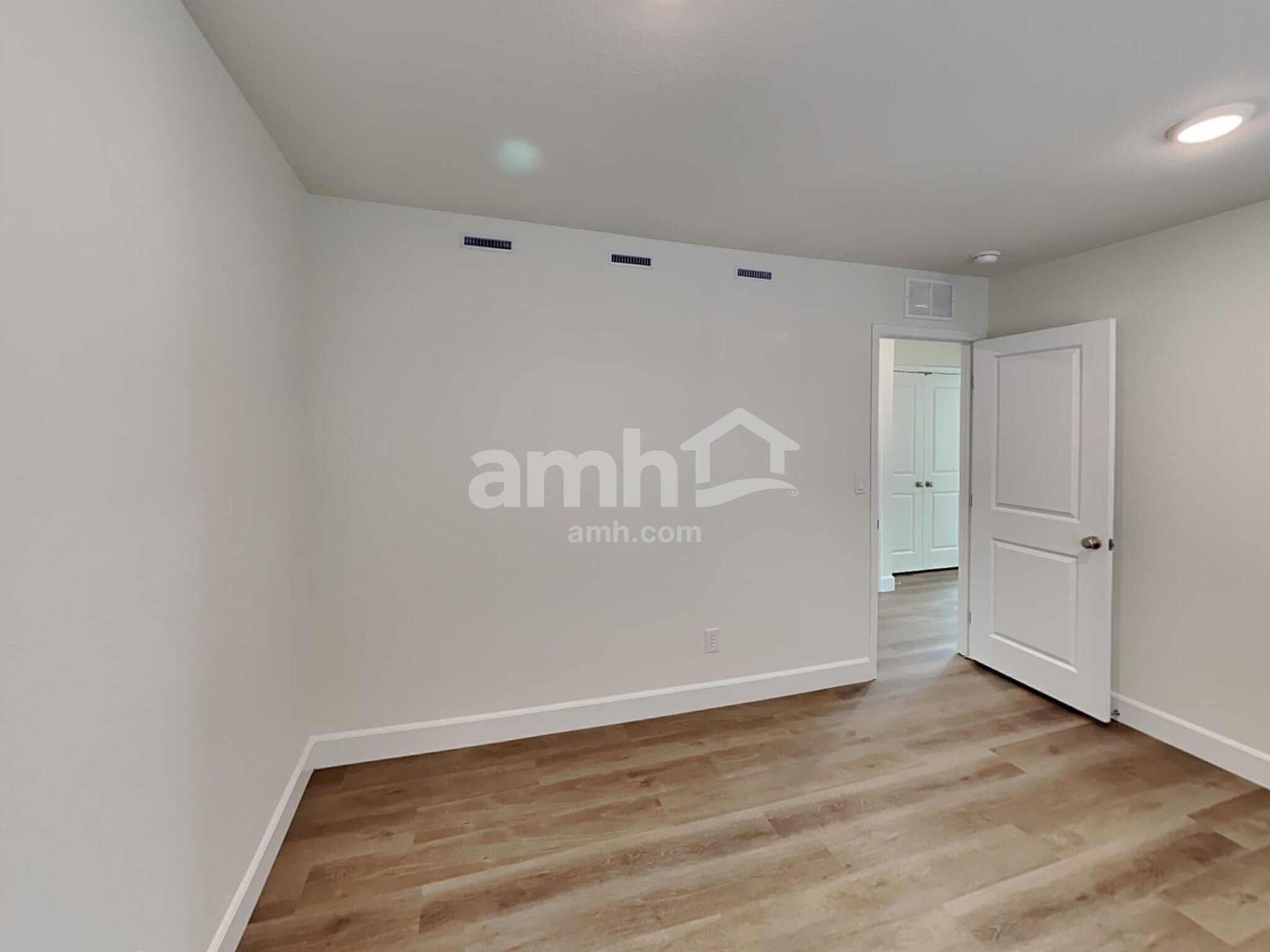 Building Photo - 10387 Medusita St